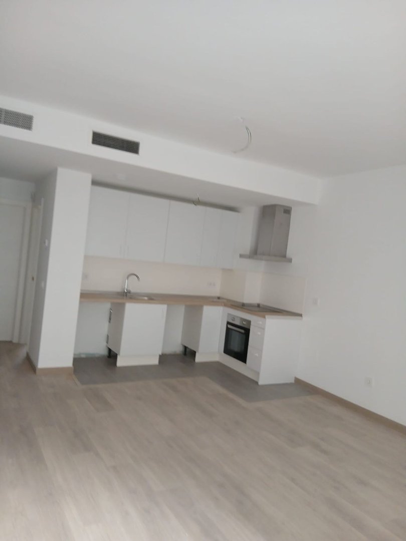 1 Bed Middle Floor Apartment in Málaga Centro