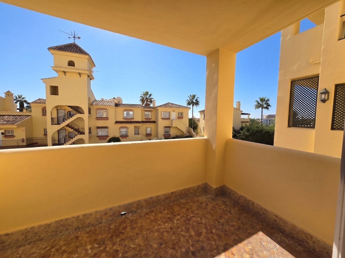 2 Bed Middle Floor Apartment in Riviera del Sol