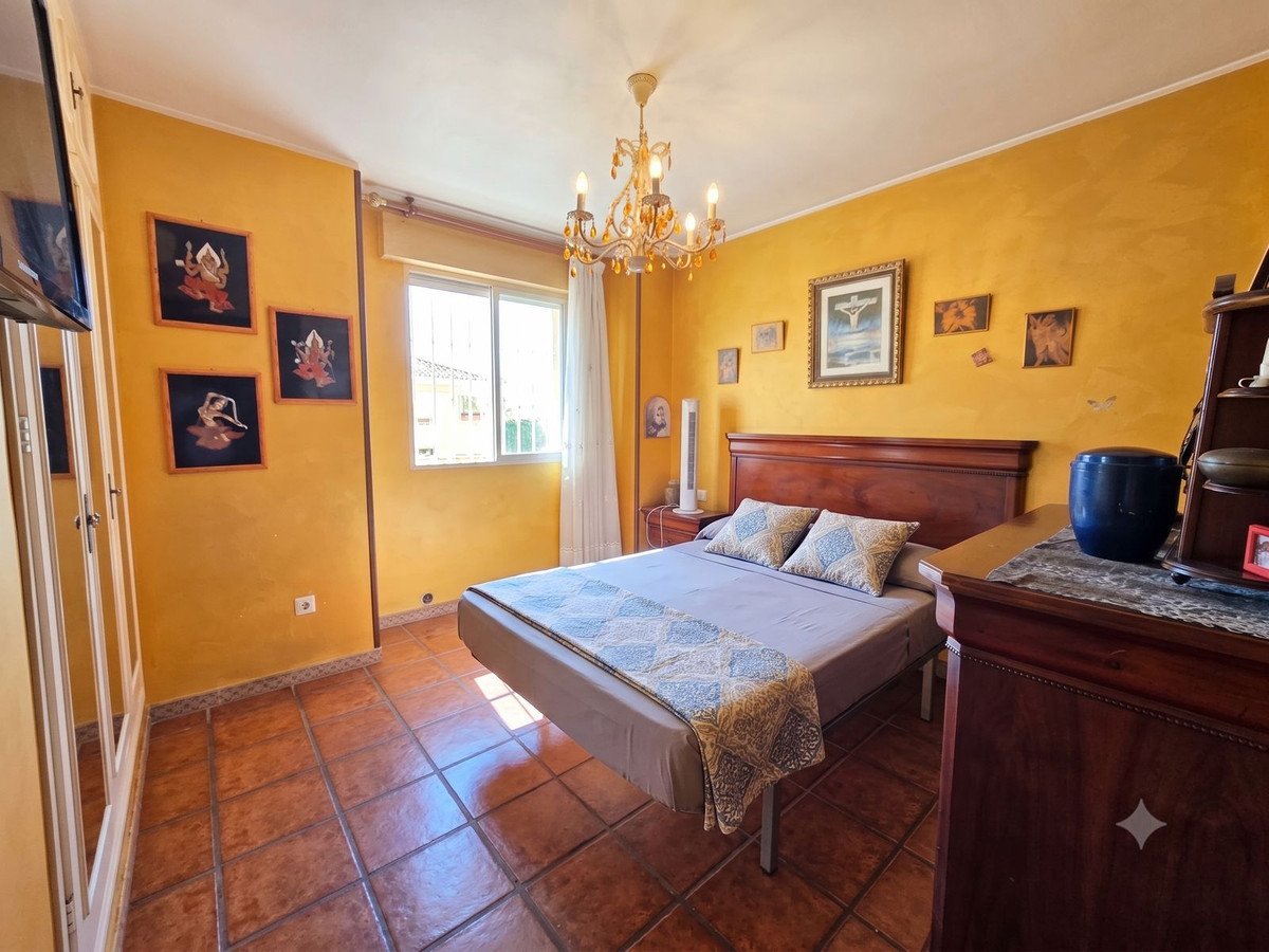 2 Bed Middle Floor Apartment in Riviera del Sol