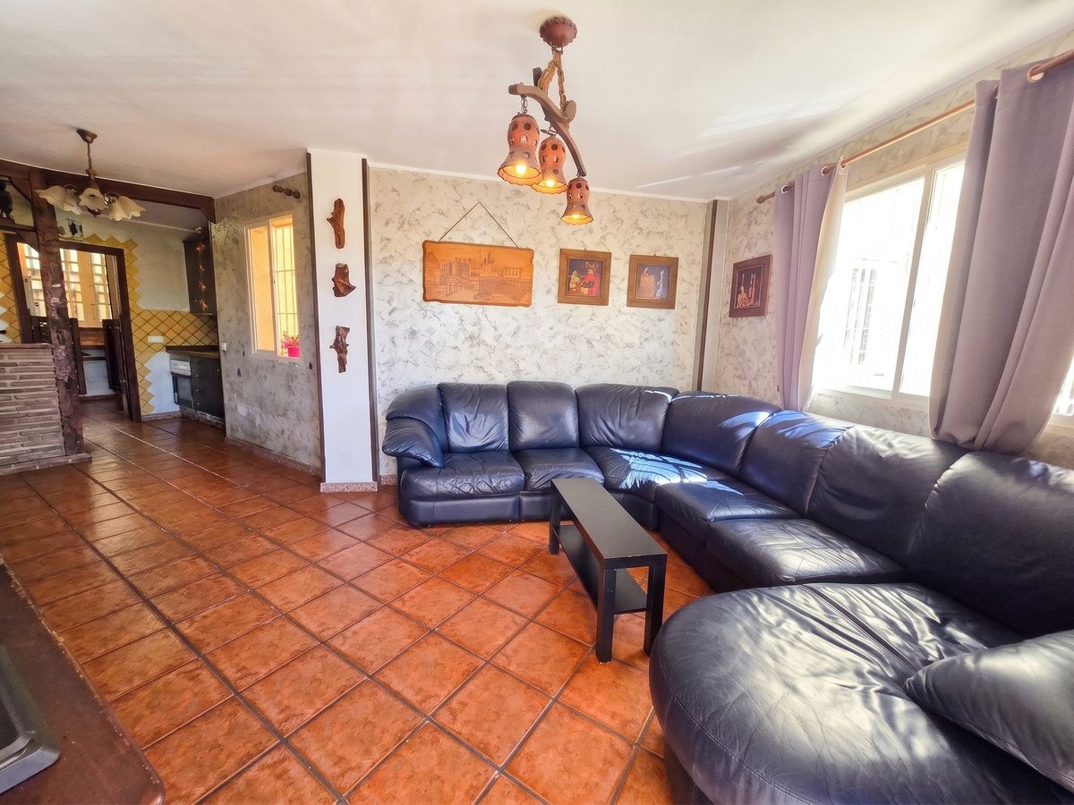 2 Bed Middle Floor Apartment in Riviera del Sol
