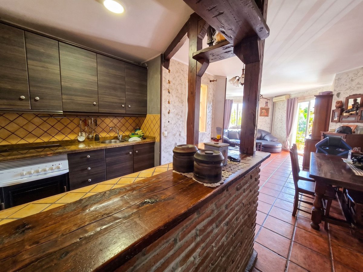 2 Bed Middle Floor Apartment in Riviera del Sol