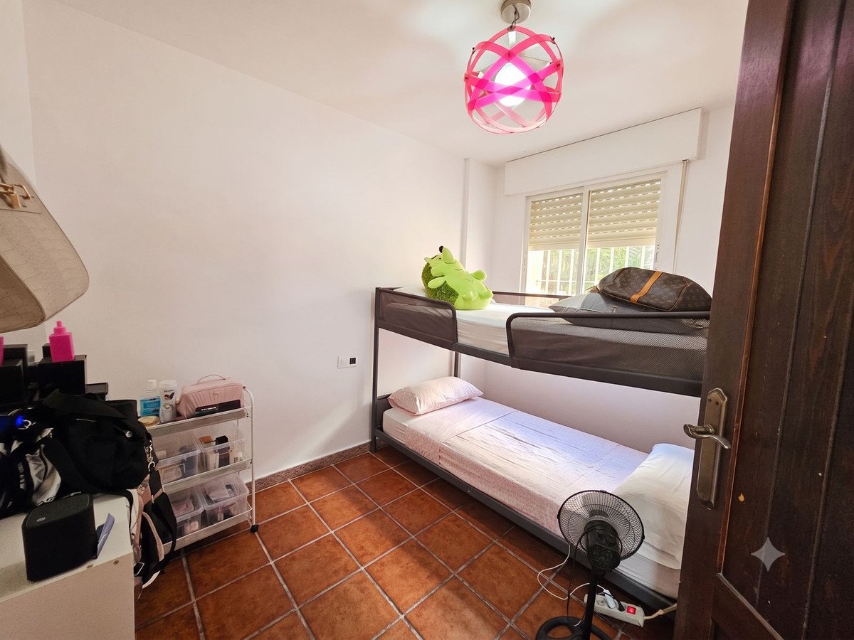 2 Bed Middle Floor Apartment in Riviera del Sol