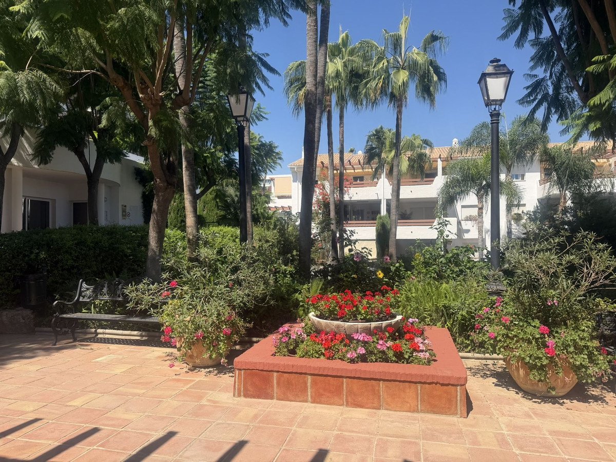 3 Bed Middle Floor Apartment in El Paraiso