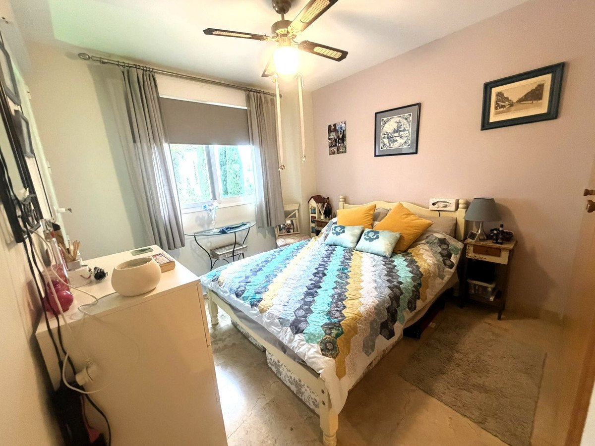 3 Bed Middle Floor Apartment in El Paraiso