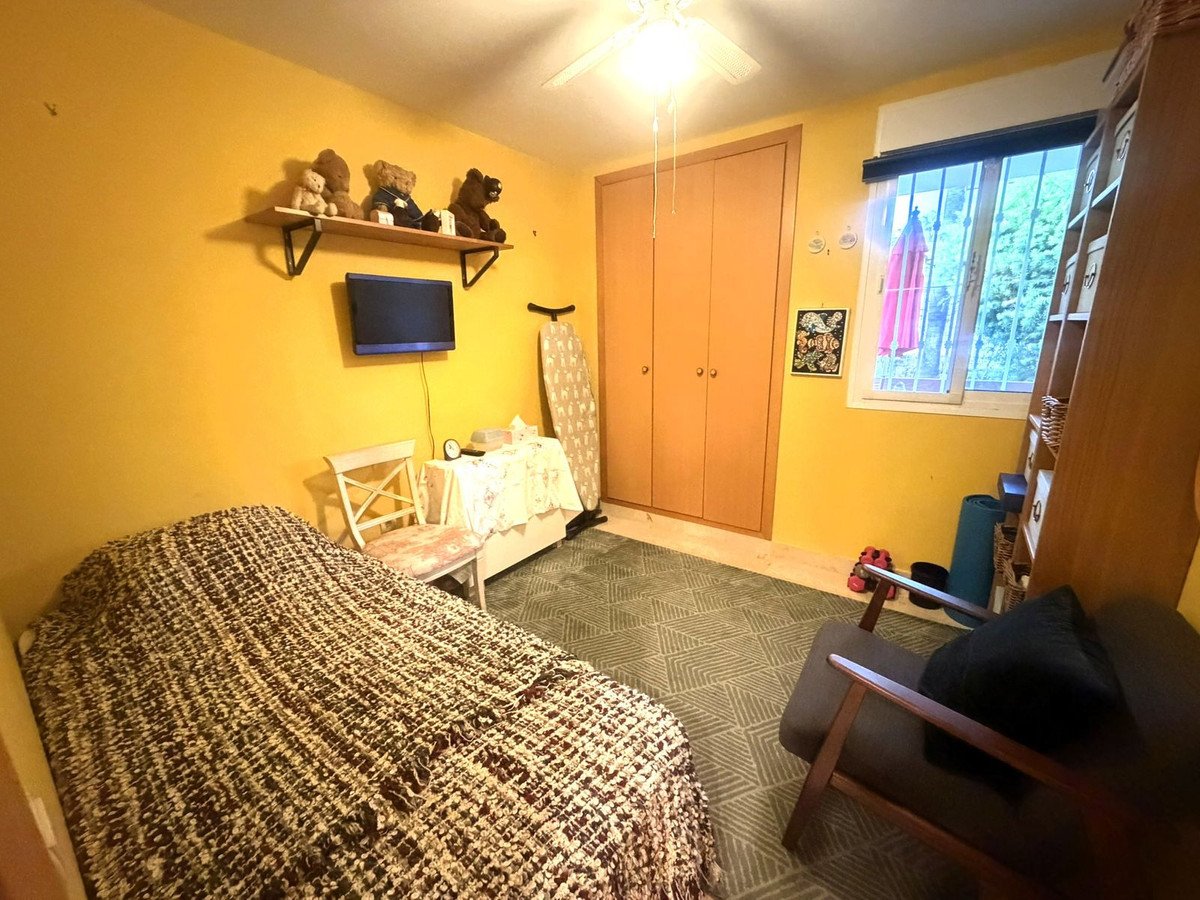 3 Bed Middle Floor Apartment in El Paraiso
