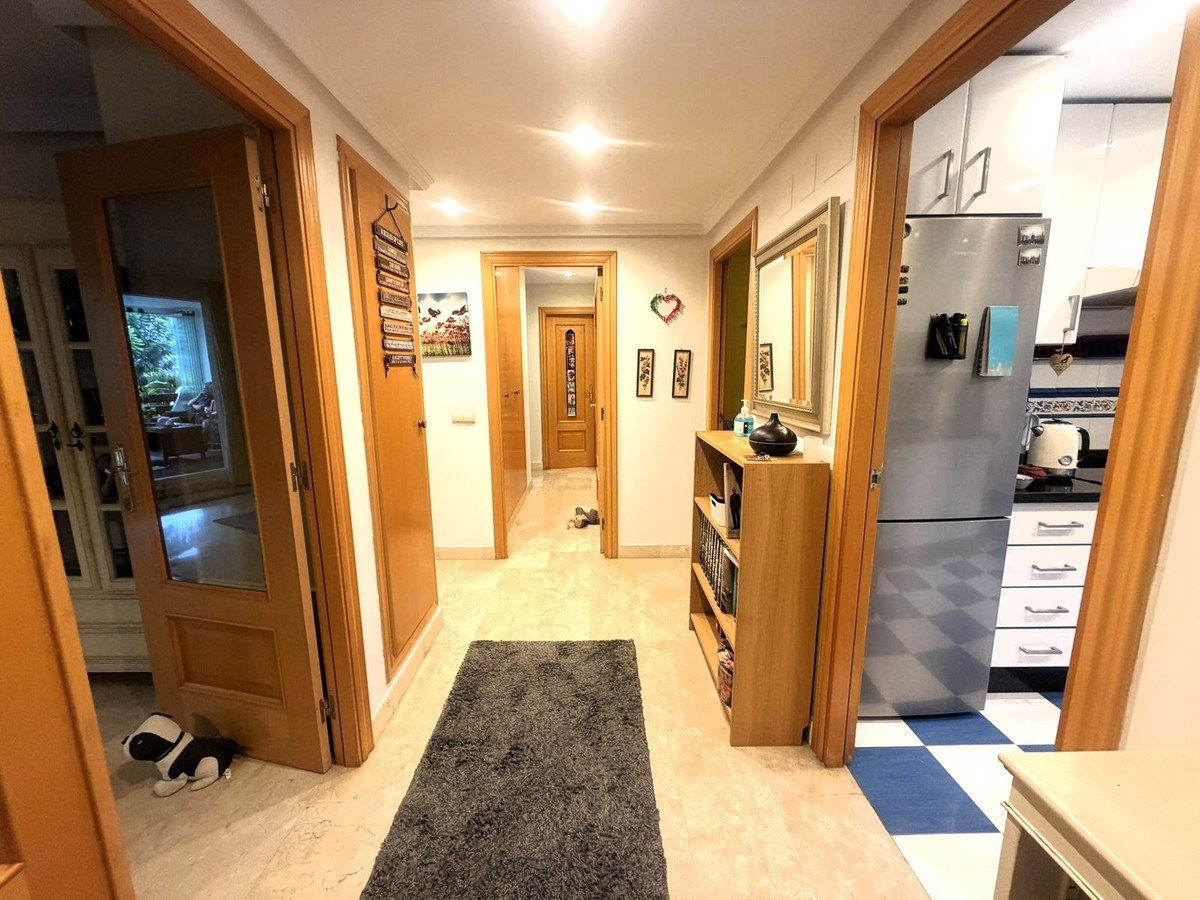 3 Bed Middle Floor Apartment in El Paraiso