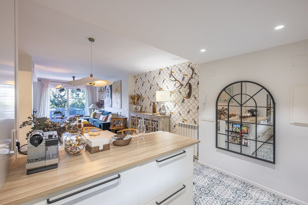 2 Bed Middle Floor Apartment in Guadalmina Alta