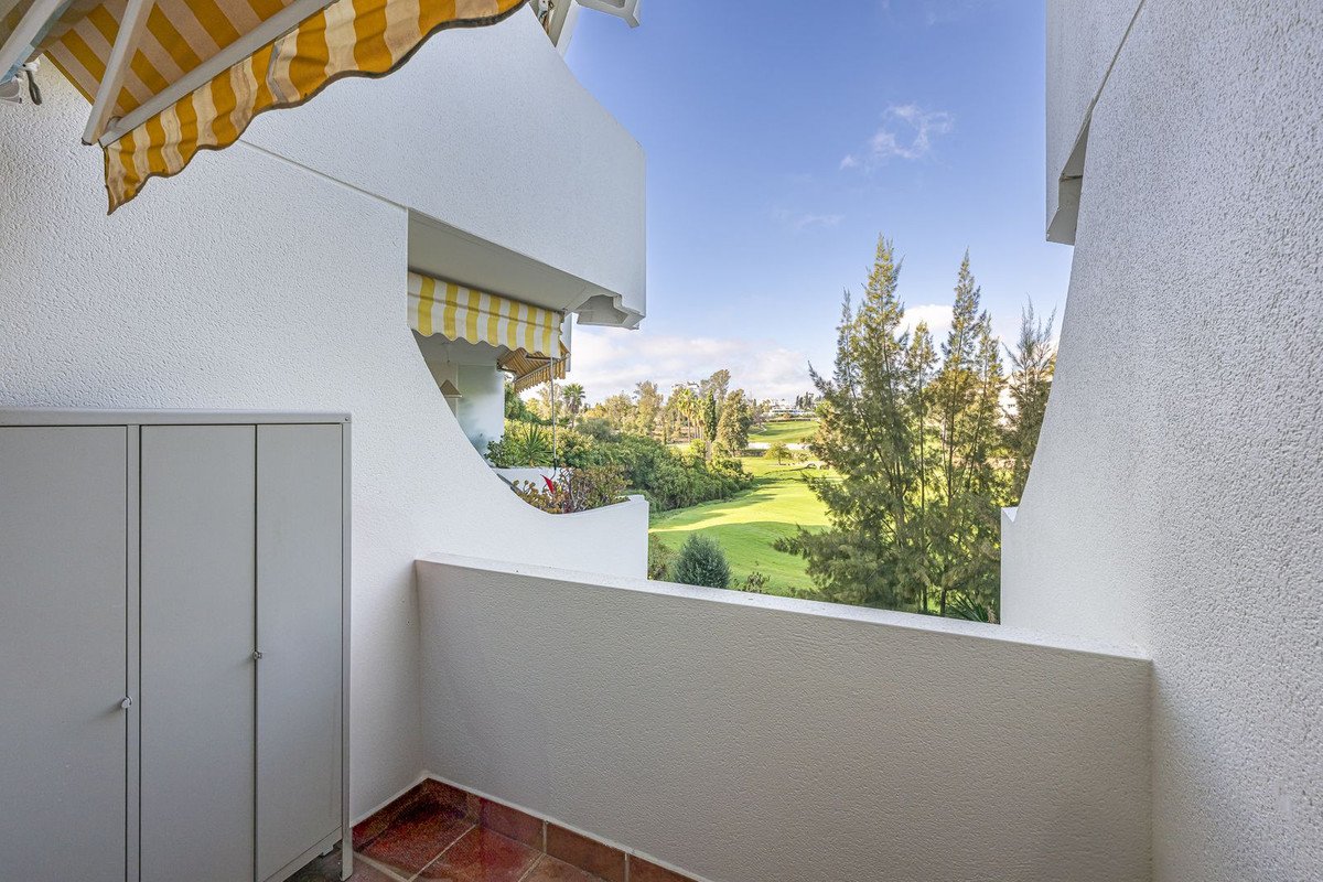 2 Bed Middle Floor Apartment in Guadalmina Alta