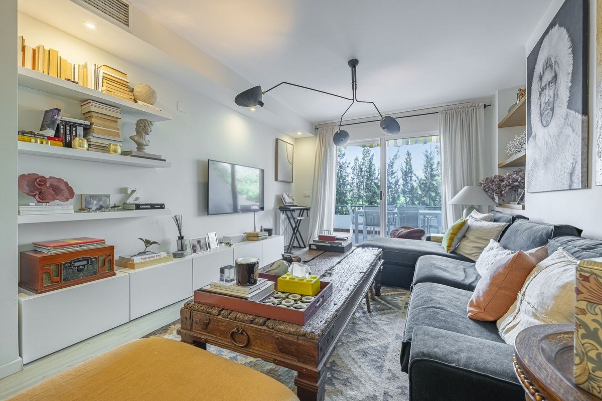2 Bed Middle Floor Apartment in Guadalmina Alta