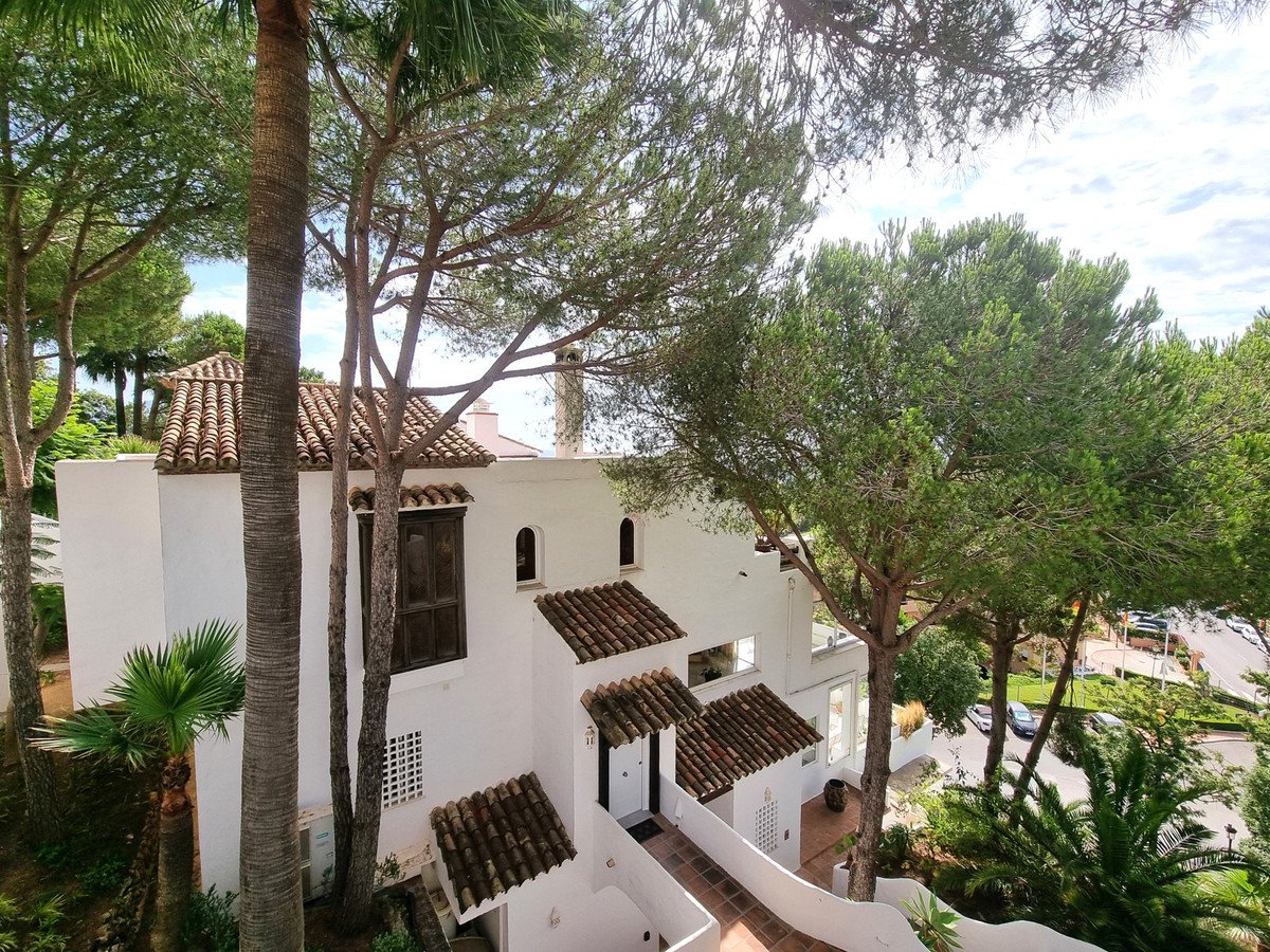 3 Bed Middle Floor Apartment in La Mairena