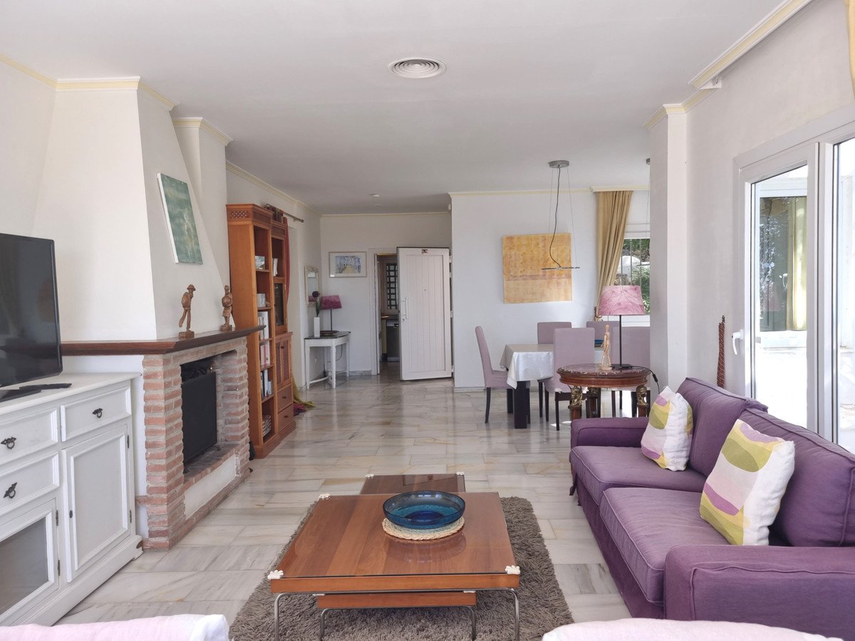 3 Bed Middle Floor Apartment in La Mairena