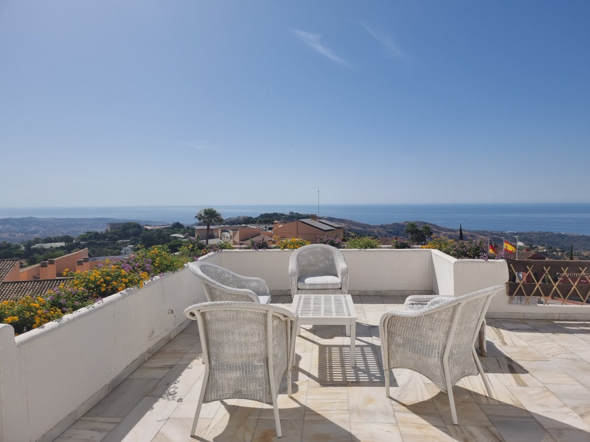 3 Bed Middle Floor Apartment in La Mairena