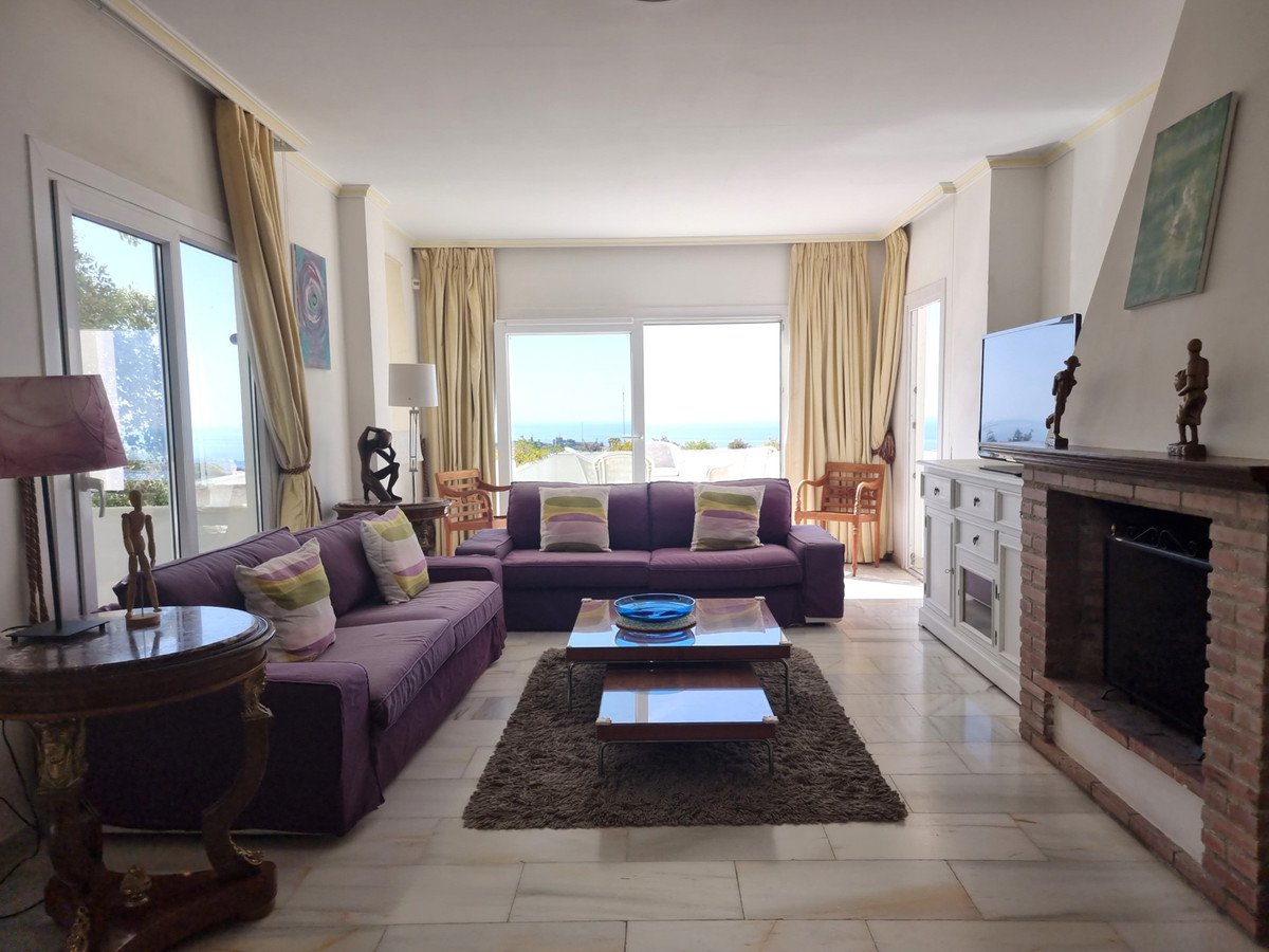3 Bed Middle Floor Apartment in La Mairena