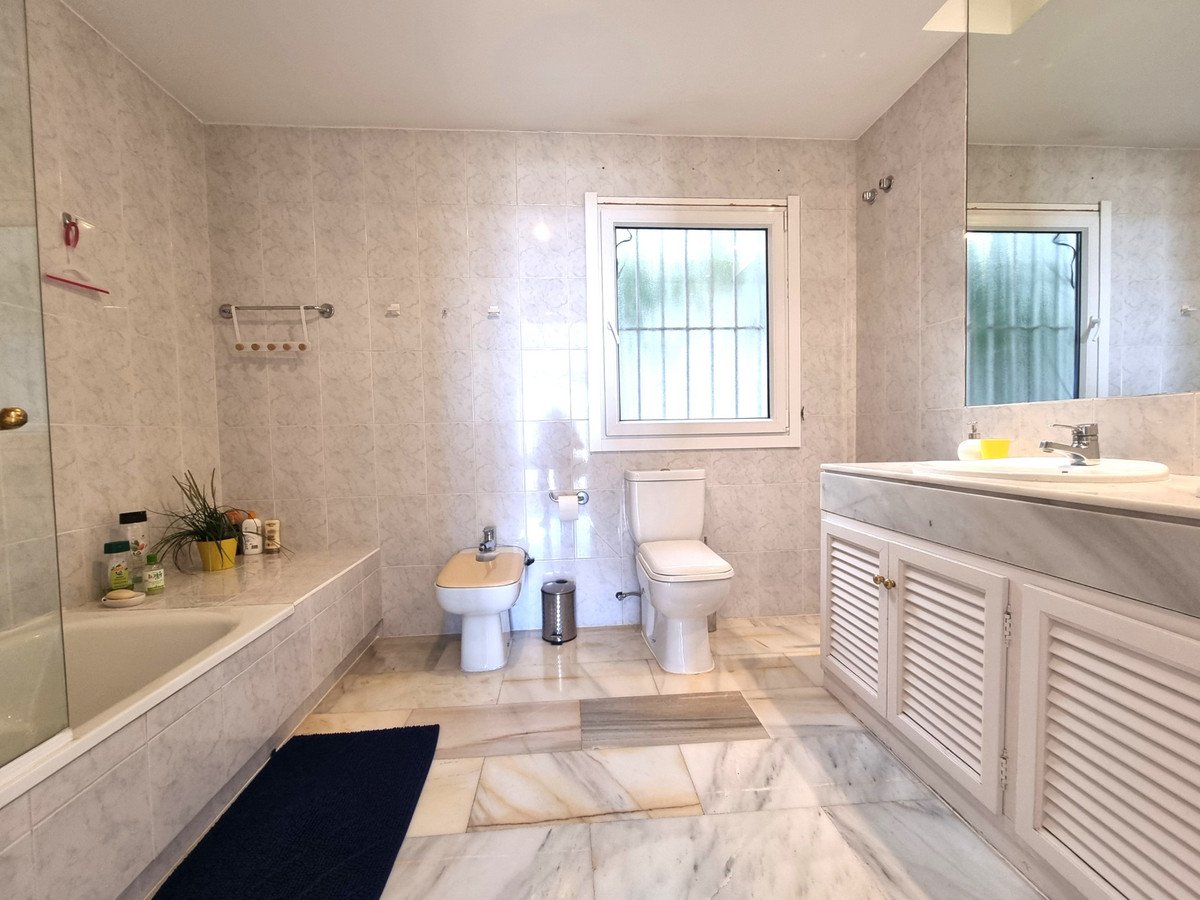 3 Bed Middle Floor Apartment in La Mairena