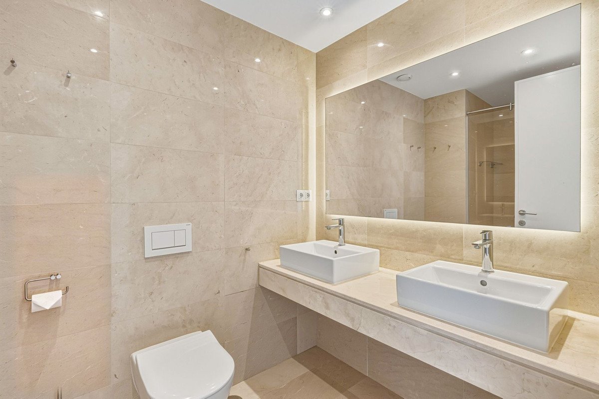 2 Bed Middle Floor Apartment in Cabopino