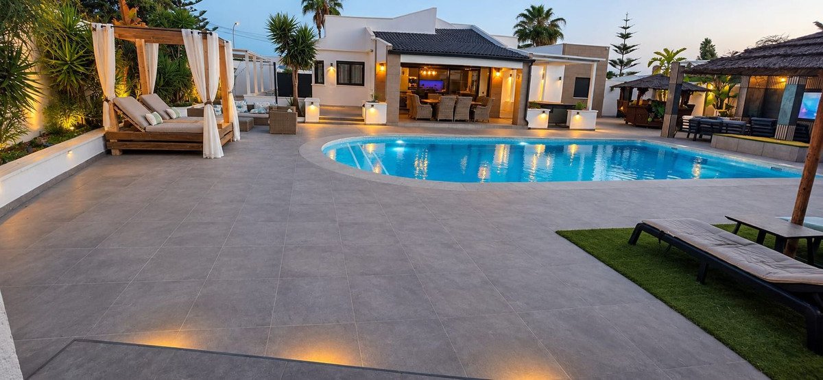 5 Bed Detached Villa in Torrevieja