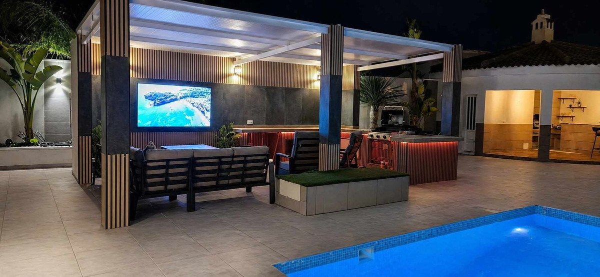 5 Bed Detached Villa in Torrevieja