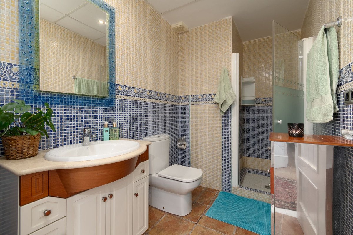 5 Bed Detached Villa in Torrequebrada