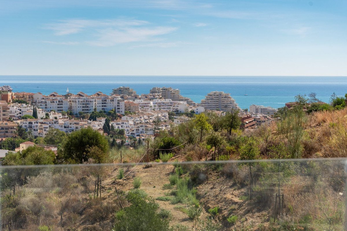 5 Bed Detached Villa in Torrequebrada