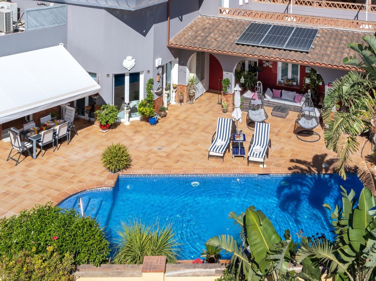 5 Bed Detached Villa in Torrequebrada