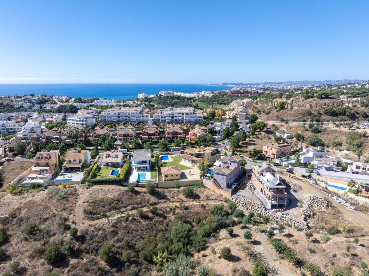 5 Bed Detached Villa in Torrequebrada