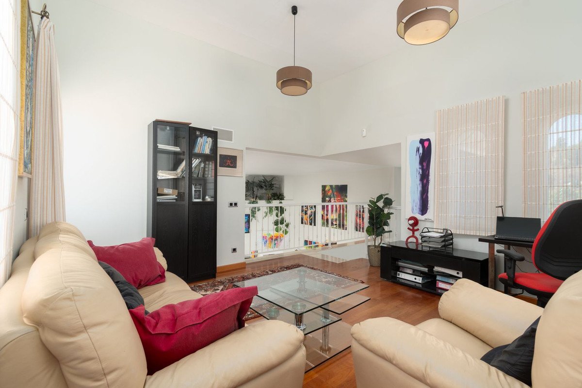 5 Bed Detached Villa in Torrequebrada