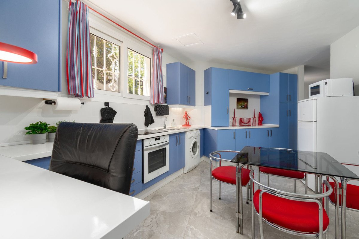 5 Bed Detached Villa in Torrequebrada