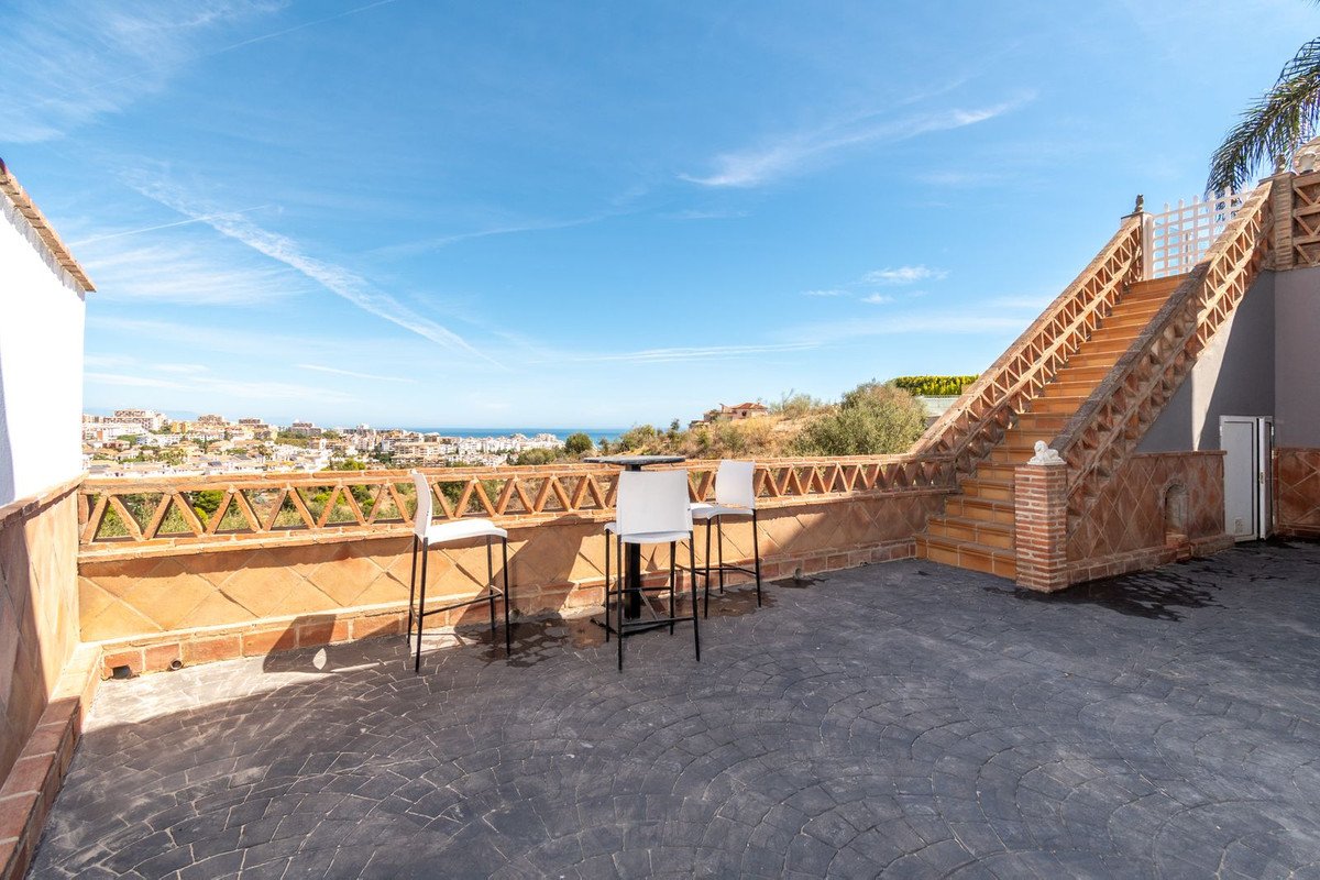 5 Bed Detached Villa in Torrequebrada
