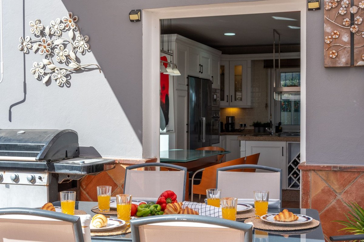 5 Bed Detached Villa in Torrequebrada