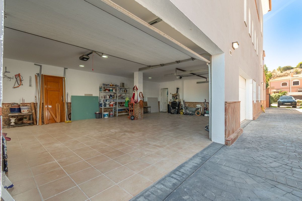 5 Bed Detached Villa in Torrequebrada