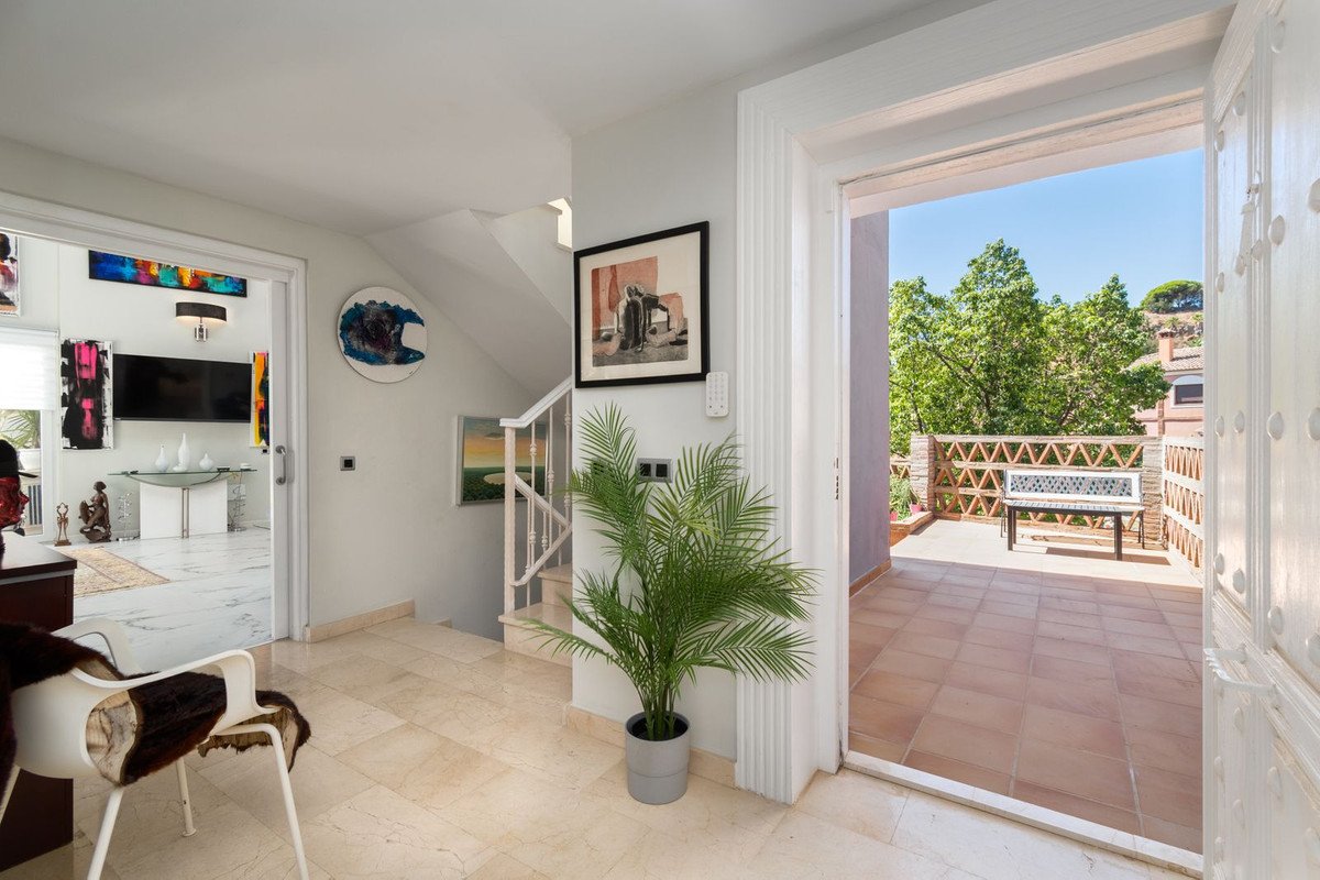 5 Bed Detached Villa in Torrequebrada