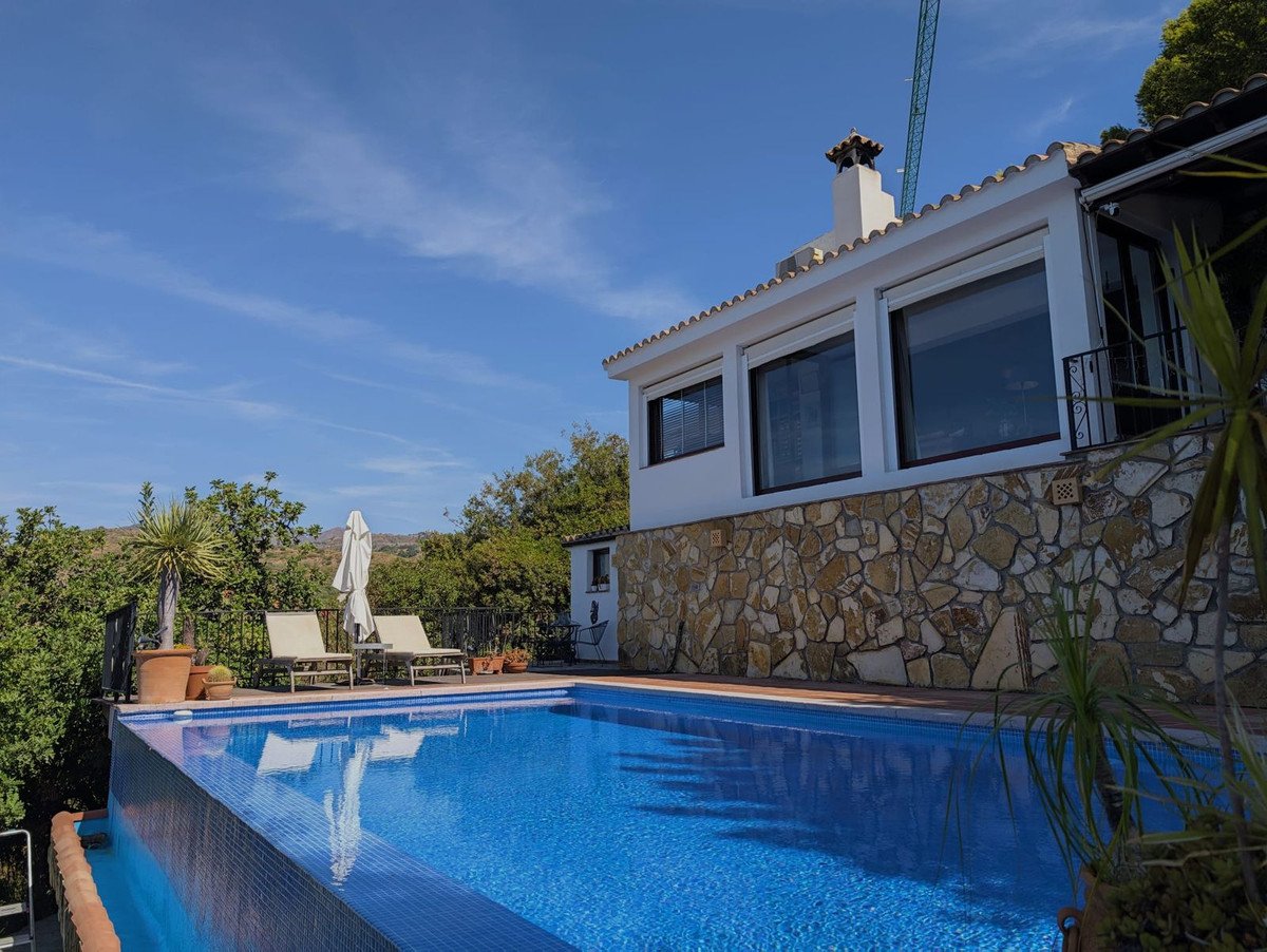 3 Bed Detached Villa in El Rosario