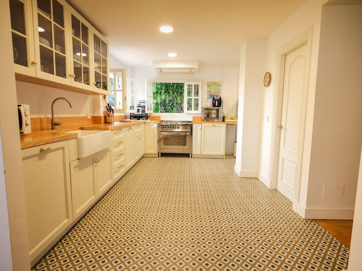6 Bed Detached Villa in Málaga Este