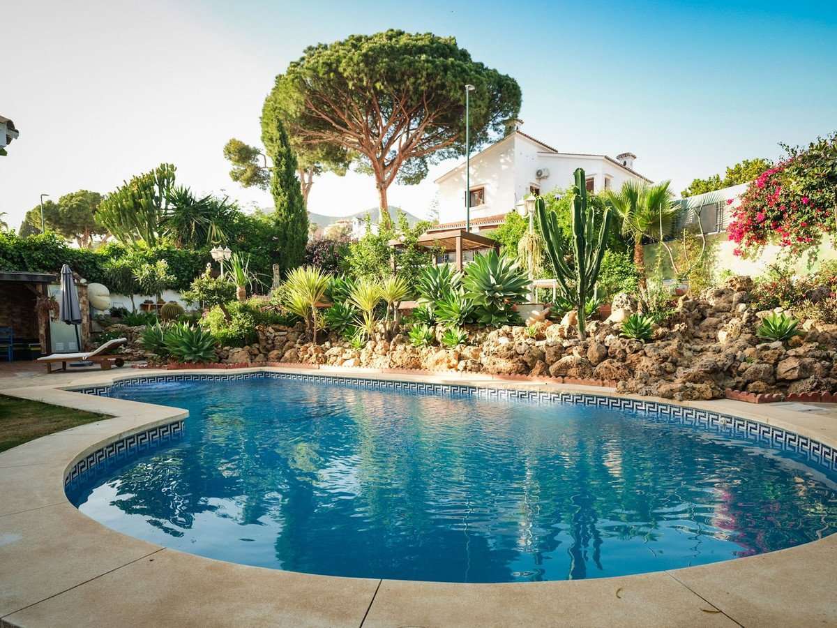 6 Bed Detached Villa in Málaga Este