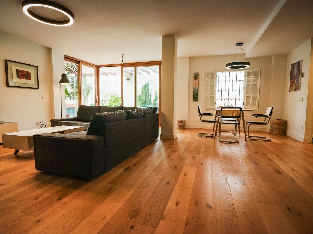 6 Bed Detached Villa in Málaga Este