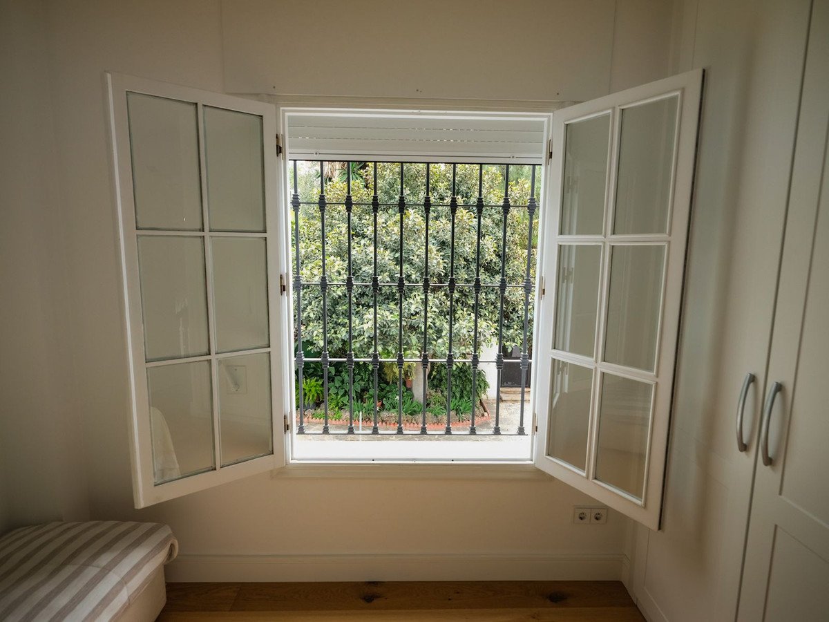 6 Bed Detached Villa in Málaga Este