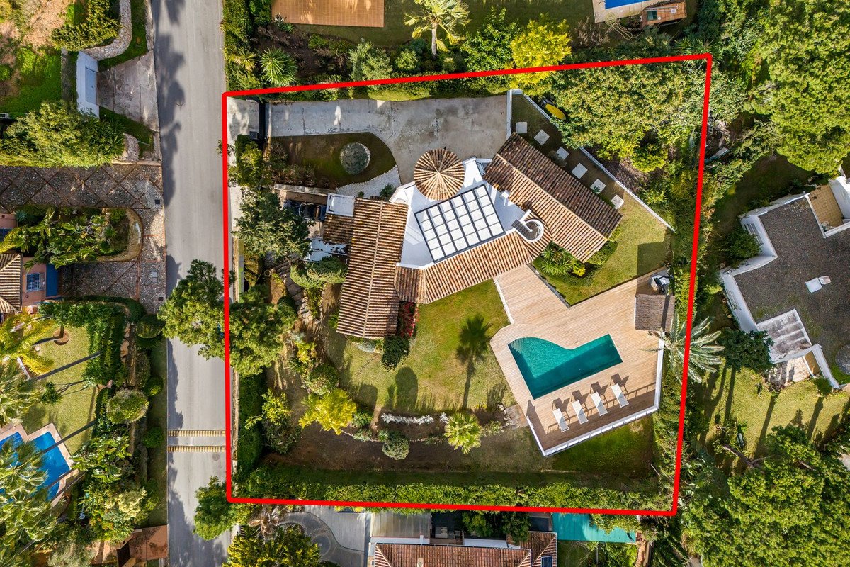 5 Bed Detached Villa in Hacienda Las Chapas