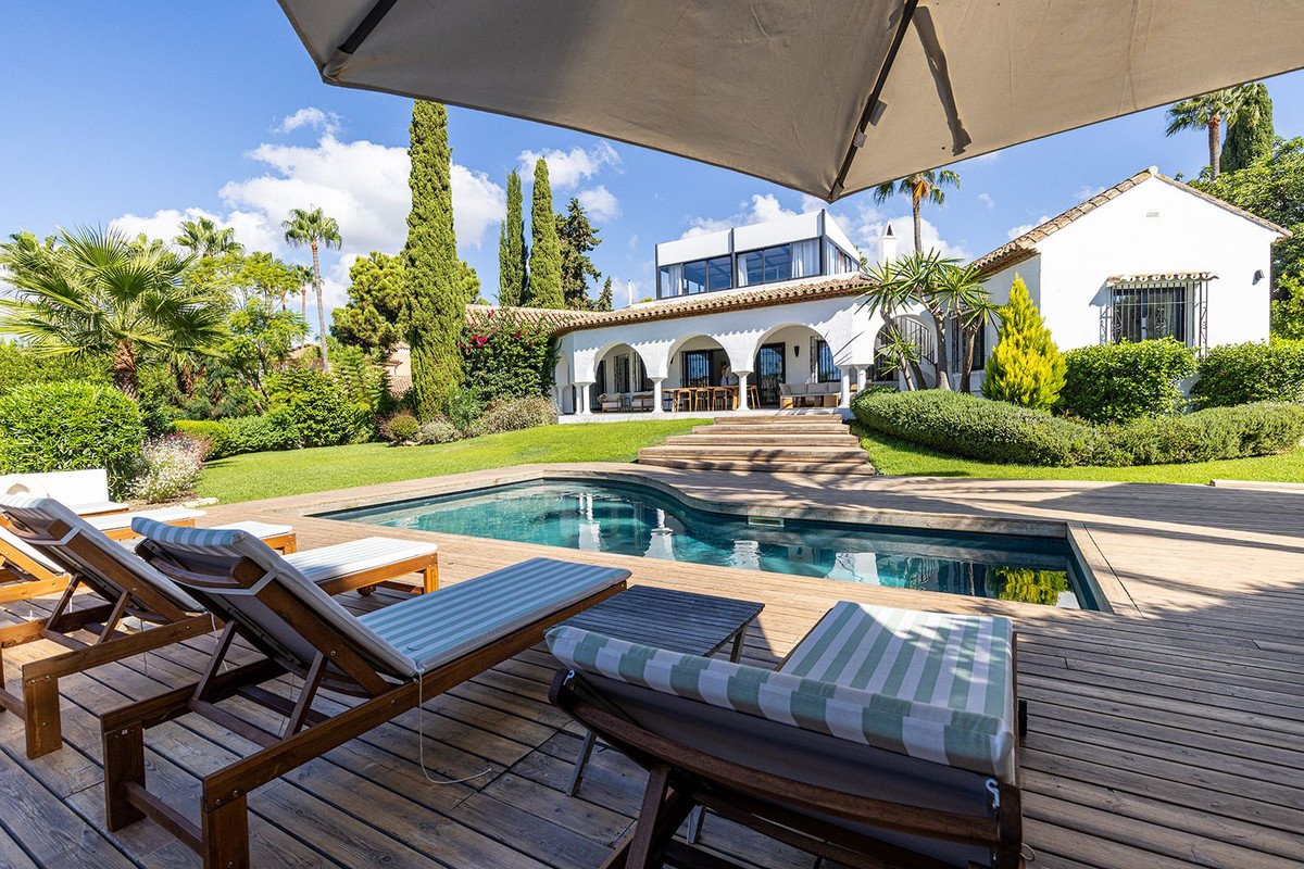 5 Bed Detached Villa in Hacienda Las Chapas