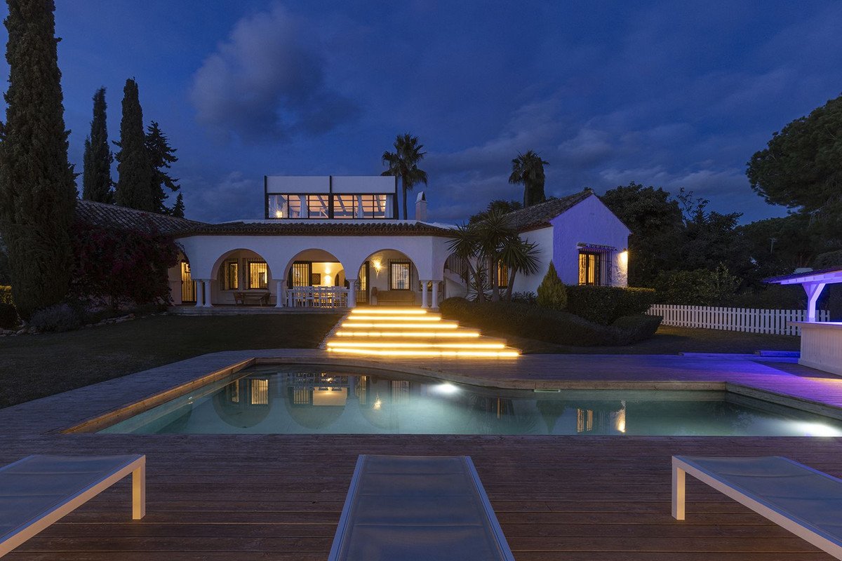 5 Bed Detached Villa in Hacienda Las Chapas