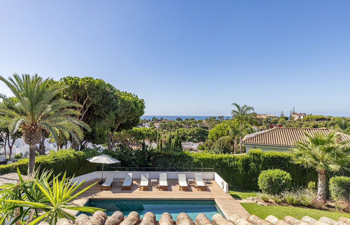 5 Bed Detached Villa in Hacienda Las Chapas