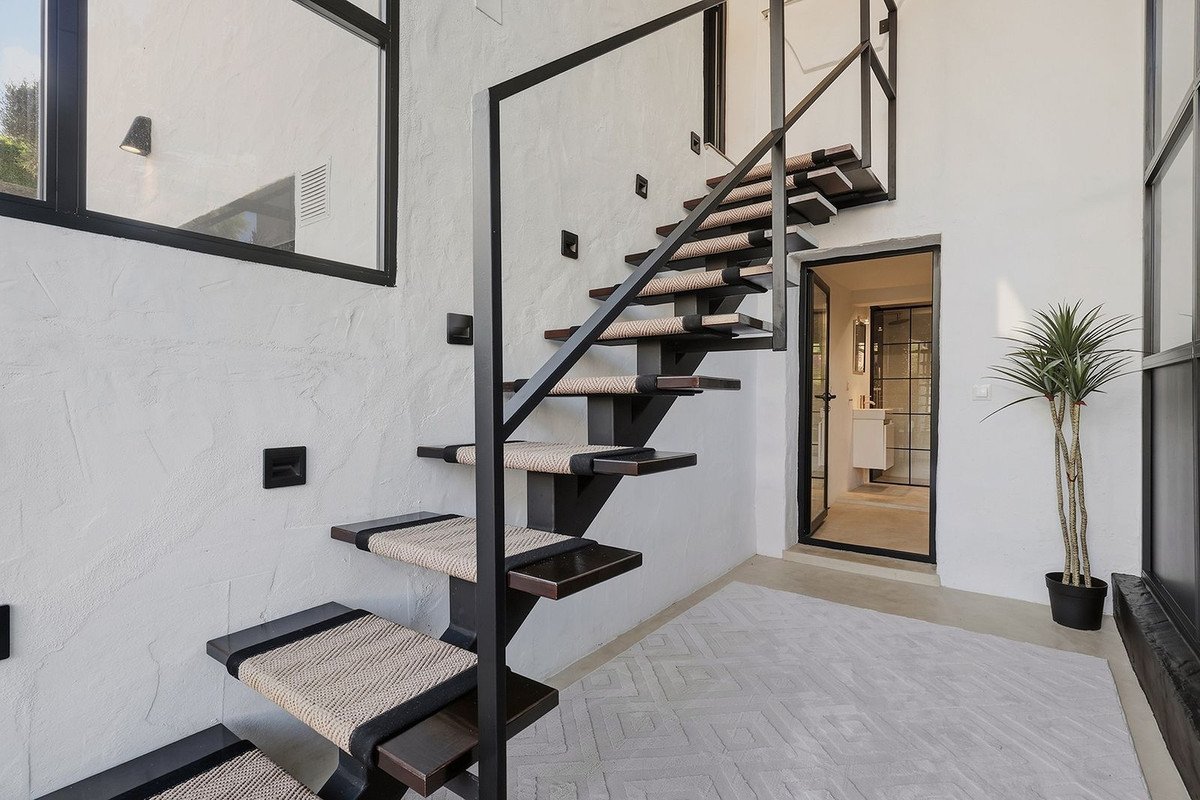 5 Bed Detached Villa in Hacienda Las Chapas