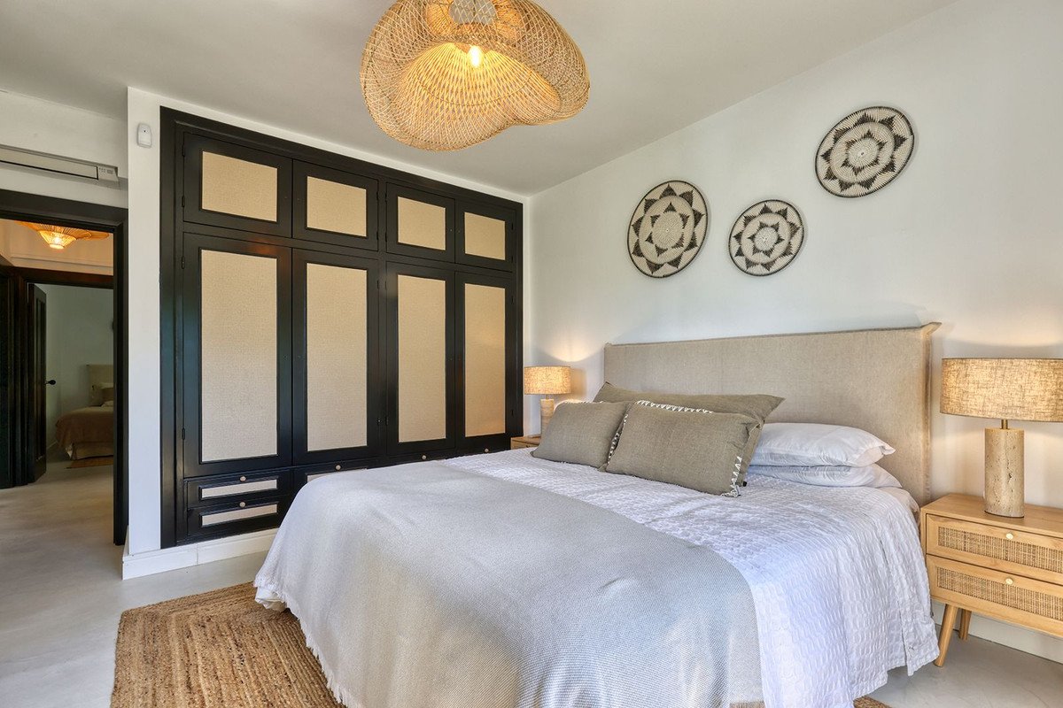 5 Bed Detached Villa in Hacienda Las Chapas