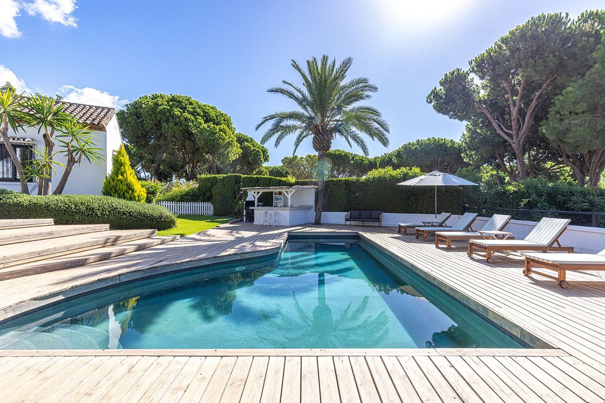 5 Bed Detached Villa in Hacienda Las Chapas