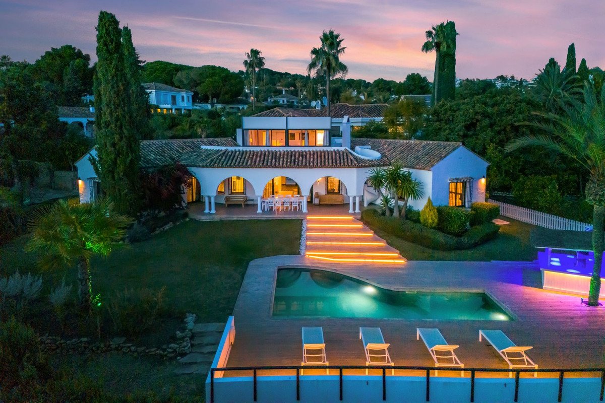 5 Bed Detached Villa in Hacienda Las Chapas