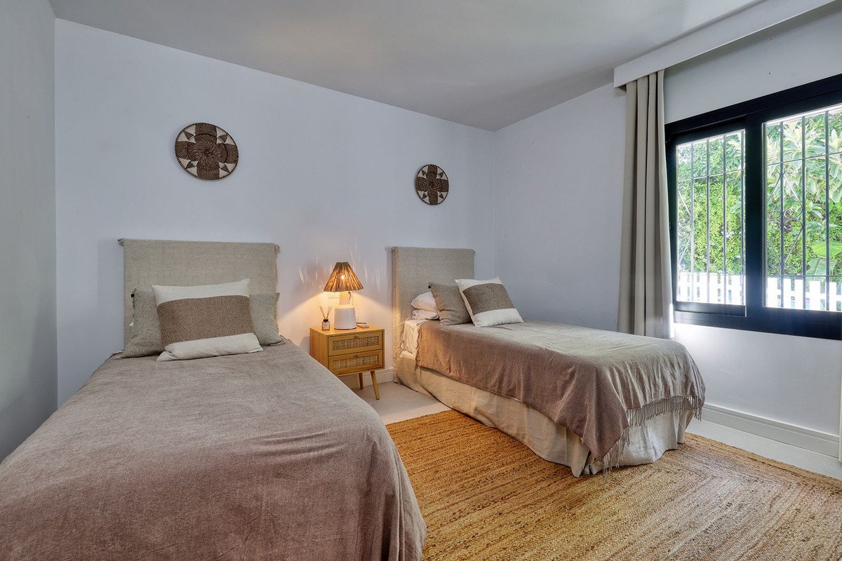 5 Bed Detached Villa in Hacienda Las Chapas
