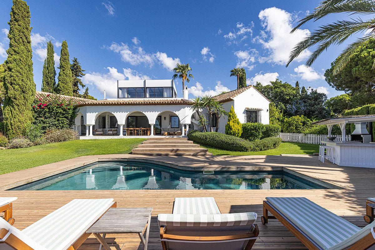 5 Bed Detached Villa in Hacienda Las Chapas