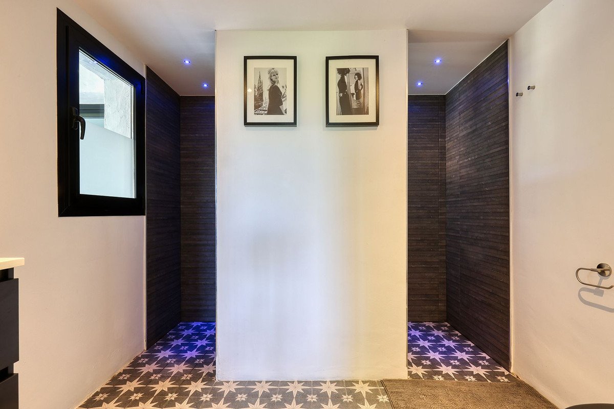 5 Bed Detached Villa in Hacienda Las Chapas