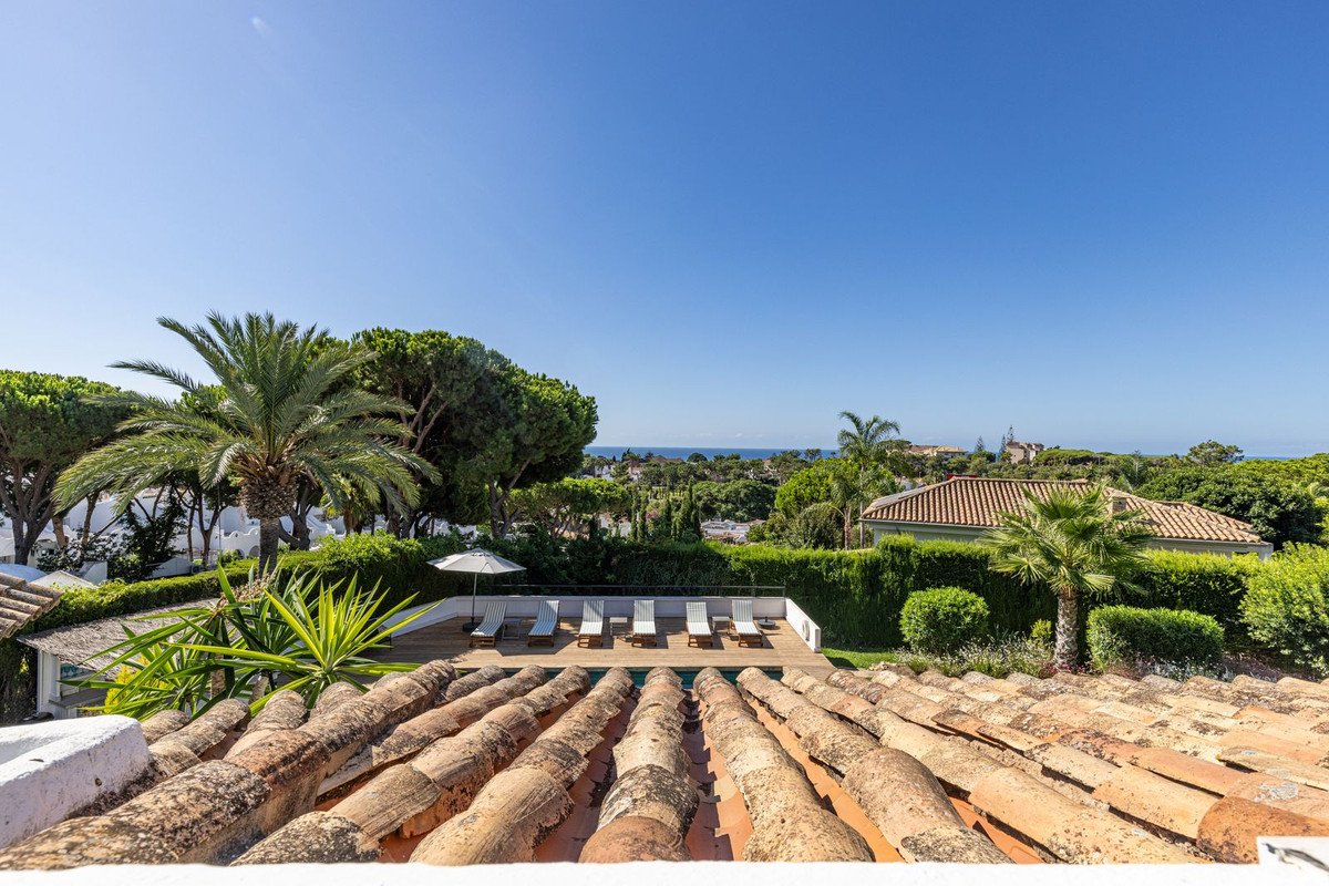 5 Bed Detached Villa in Hacienda Las Chapas