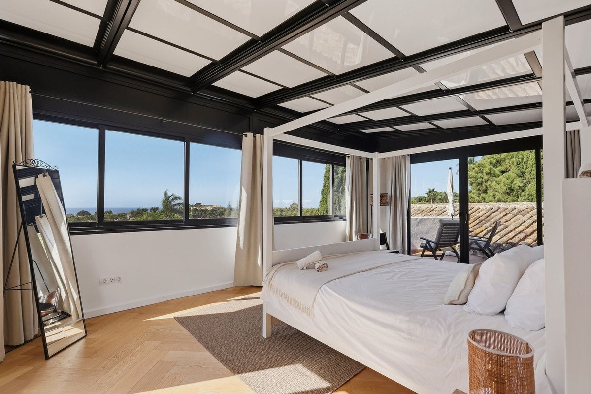 5 Bed Detached Villa in Hacienda Las Chapas