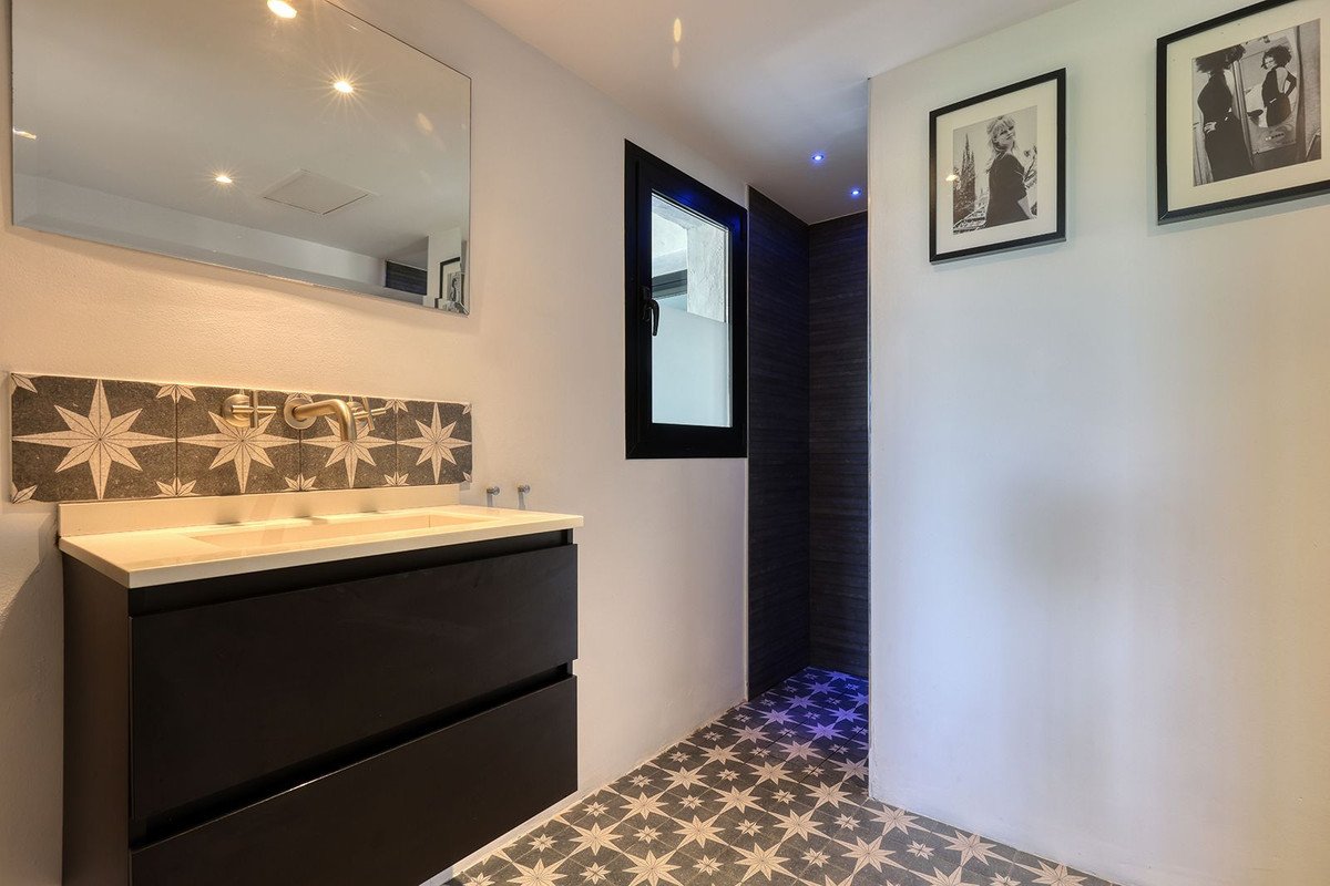 5 Bed Detached Villa in Hacienda Las Chapas